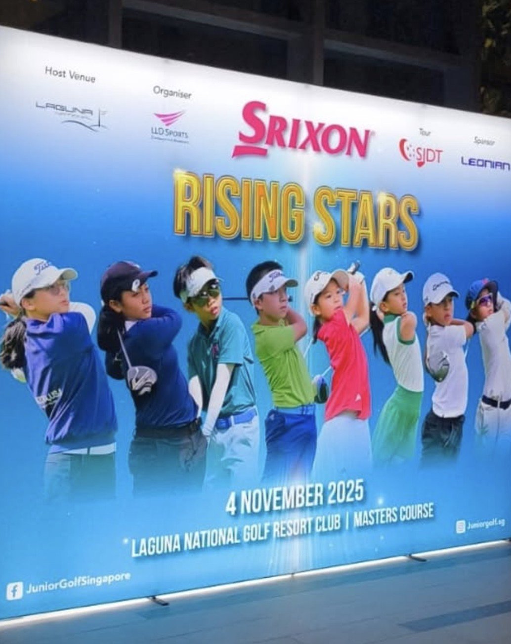 Srixon Rising Stars backlit display
